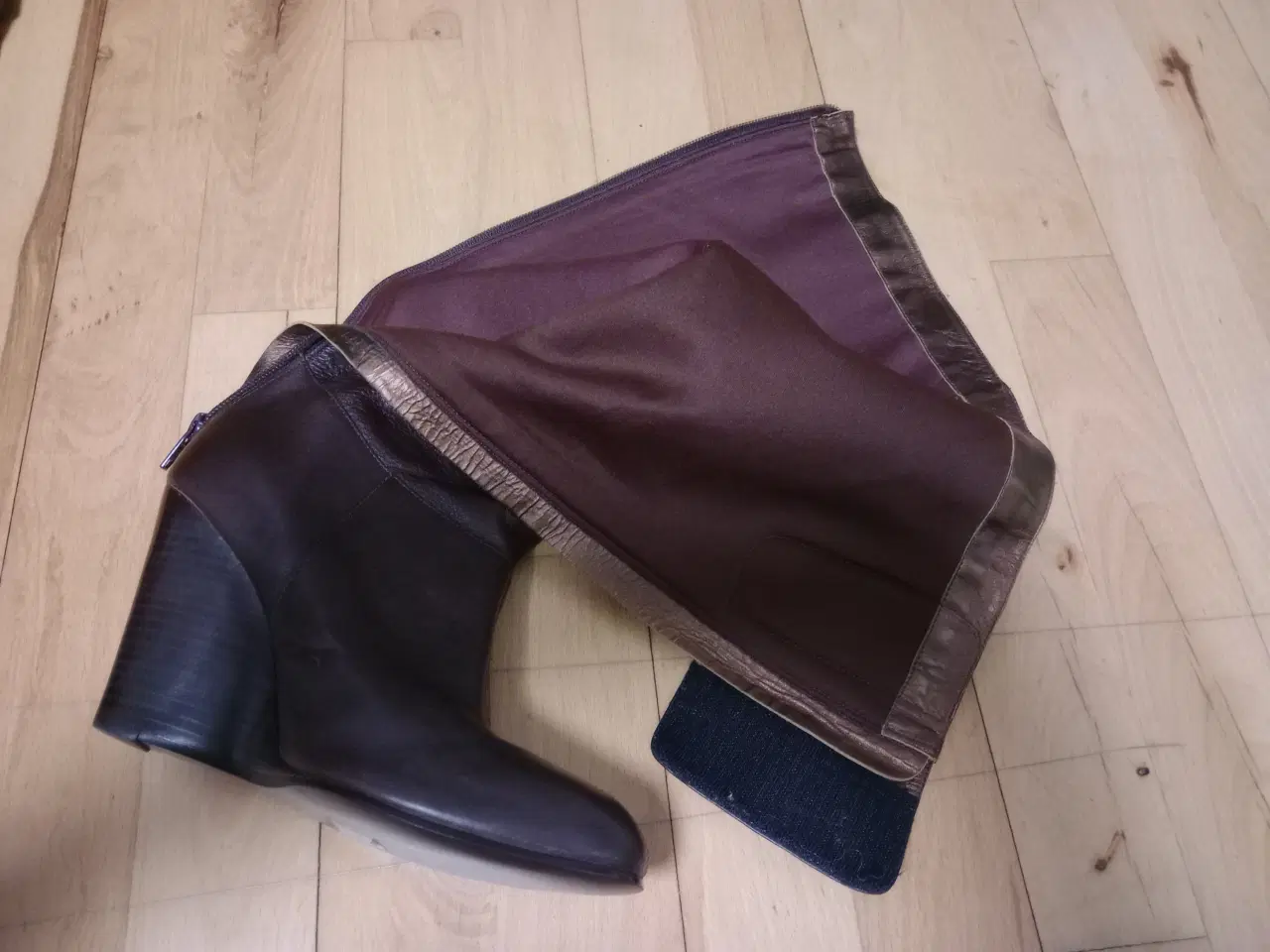 Billede 1 - Women brown boots, size 38