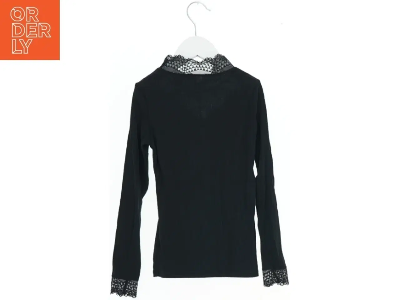 Billede 2 - Sort bluse med blonder fra VRS (str. 128)