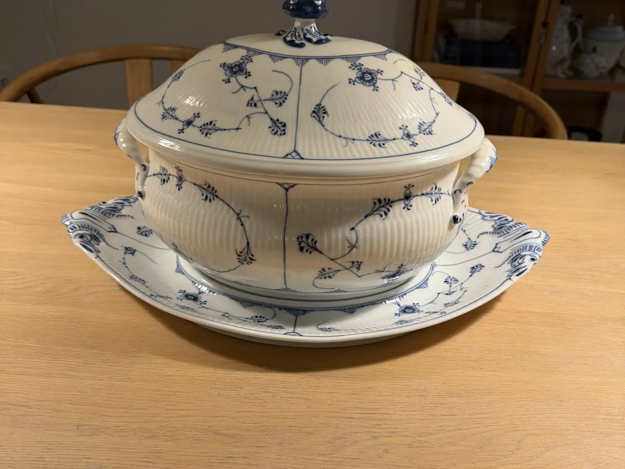 Billede 2 - Royal Copenhagen musselmalet terrin 