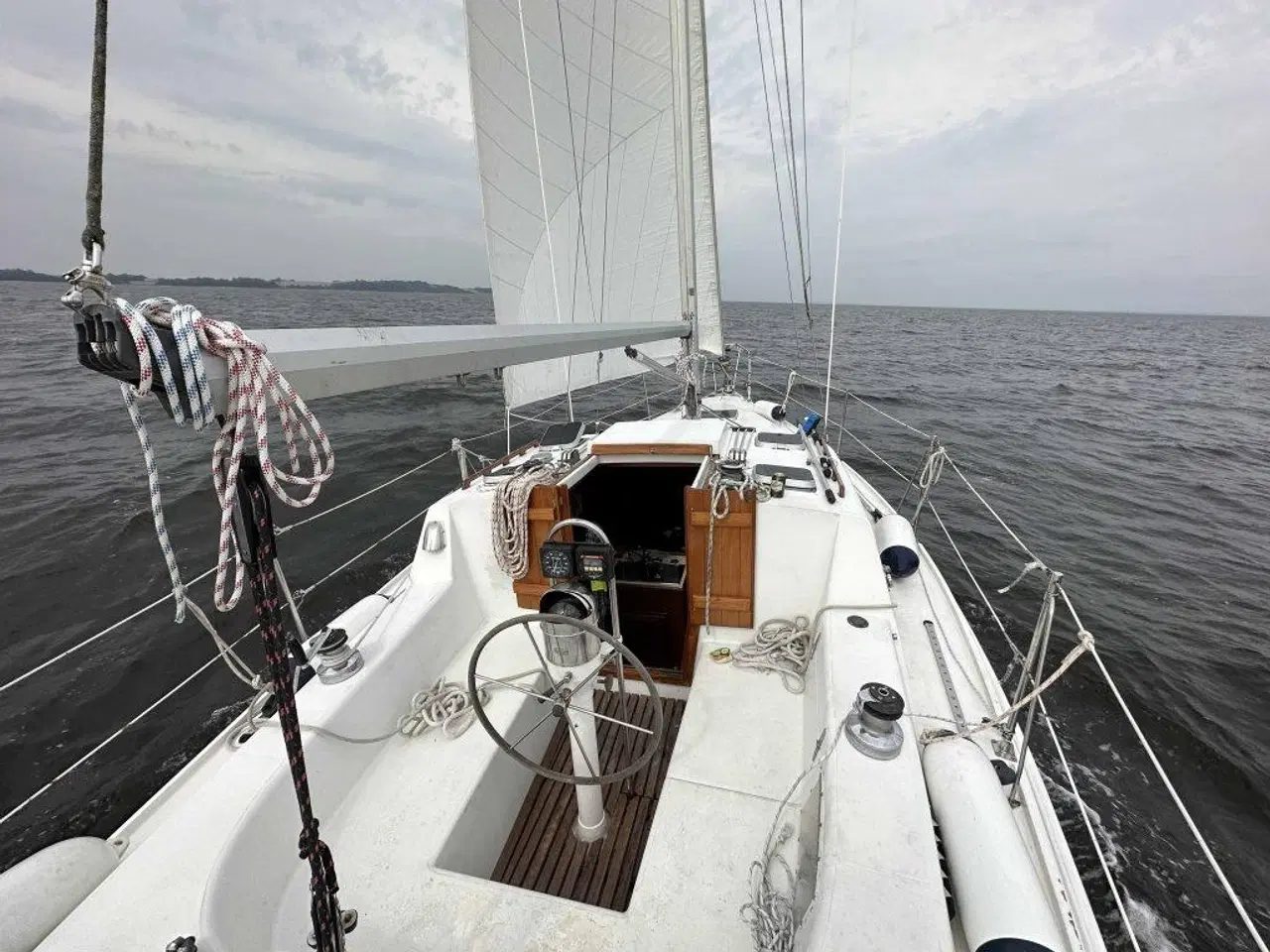 Billede 5 - Canadisk motorsejler solidt bygget i glasfiber.