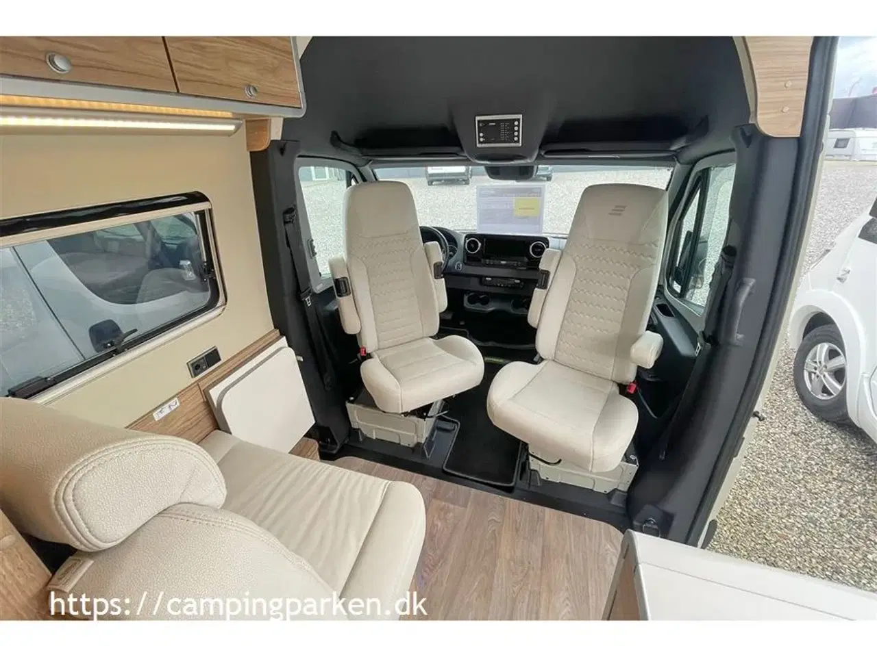 Billede 3 - 2021 - Hymer Grand Canyon S   Hymer Grand Canyon S byder på køreoplevelse, 4 sovepladser, under 6 meter