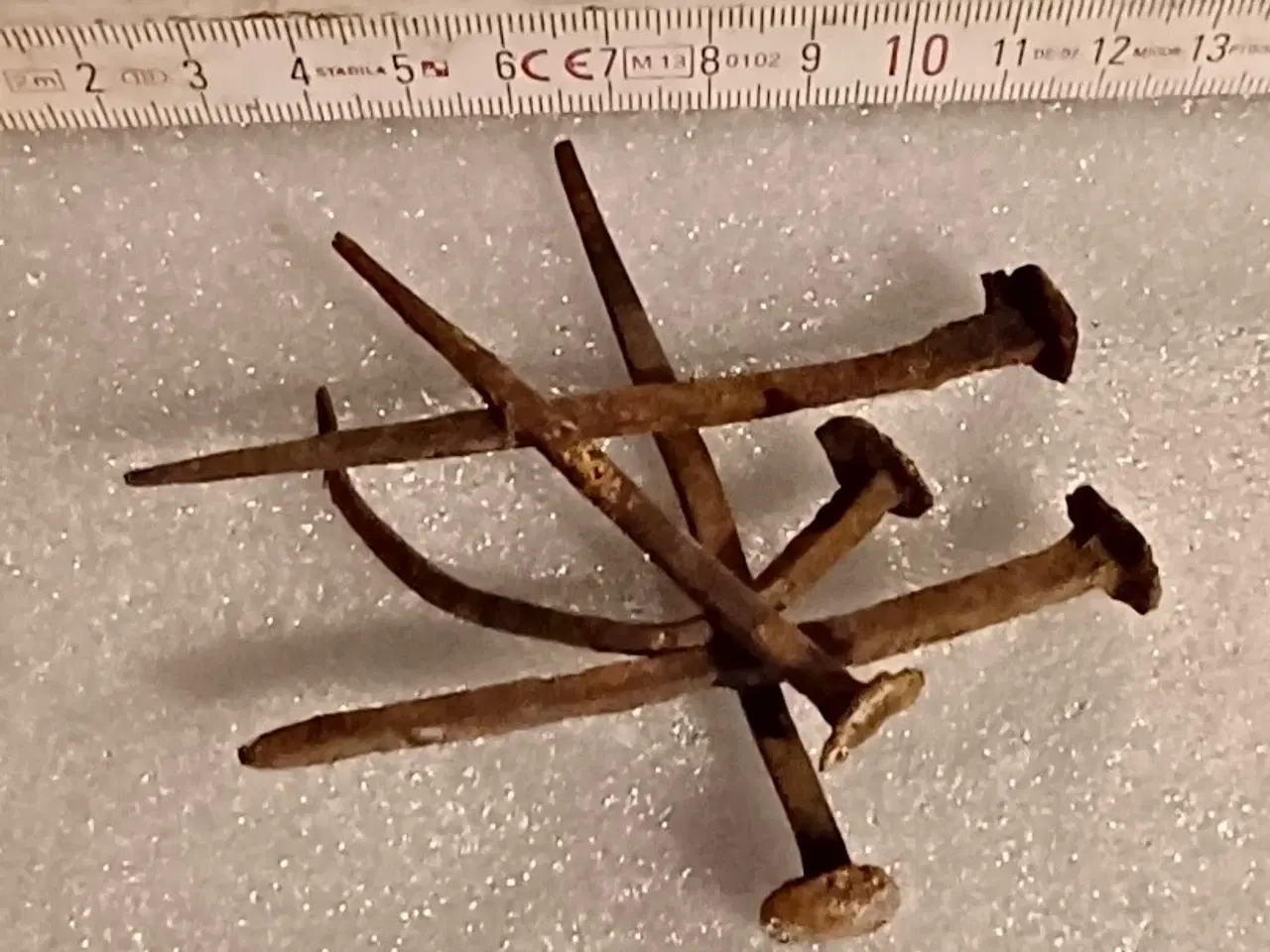 Billede 2 - Antikke søm og dyvler