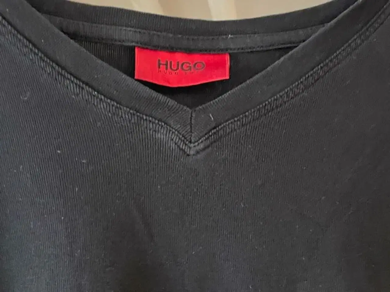 Billede 2 - Brugt Hugo boss trøje dog i god stand