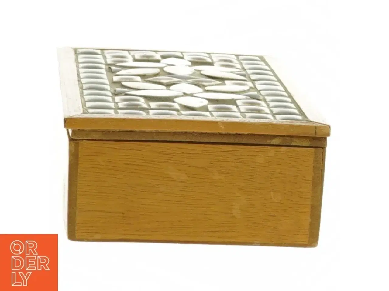 Billede 3 - Trææske med indgraveret skibsdesign fra Skandinavisk Tobakskompagni (str. 16x9 cm)