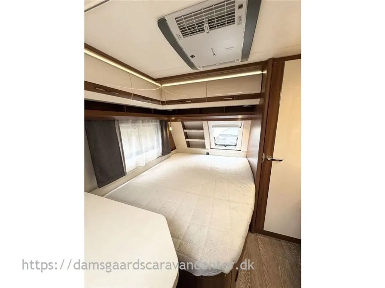 Billede 14 - 2017 - Hobby Excellent 560 KMFe   Franskseng-Køjer-Gulvtemp.-Mover-Telt