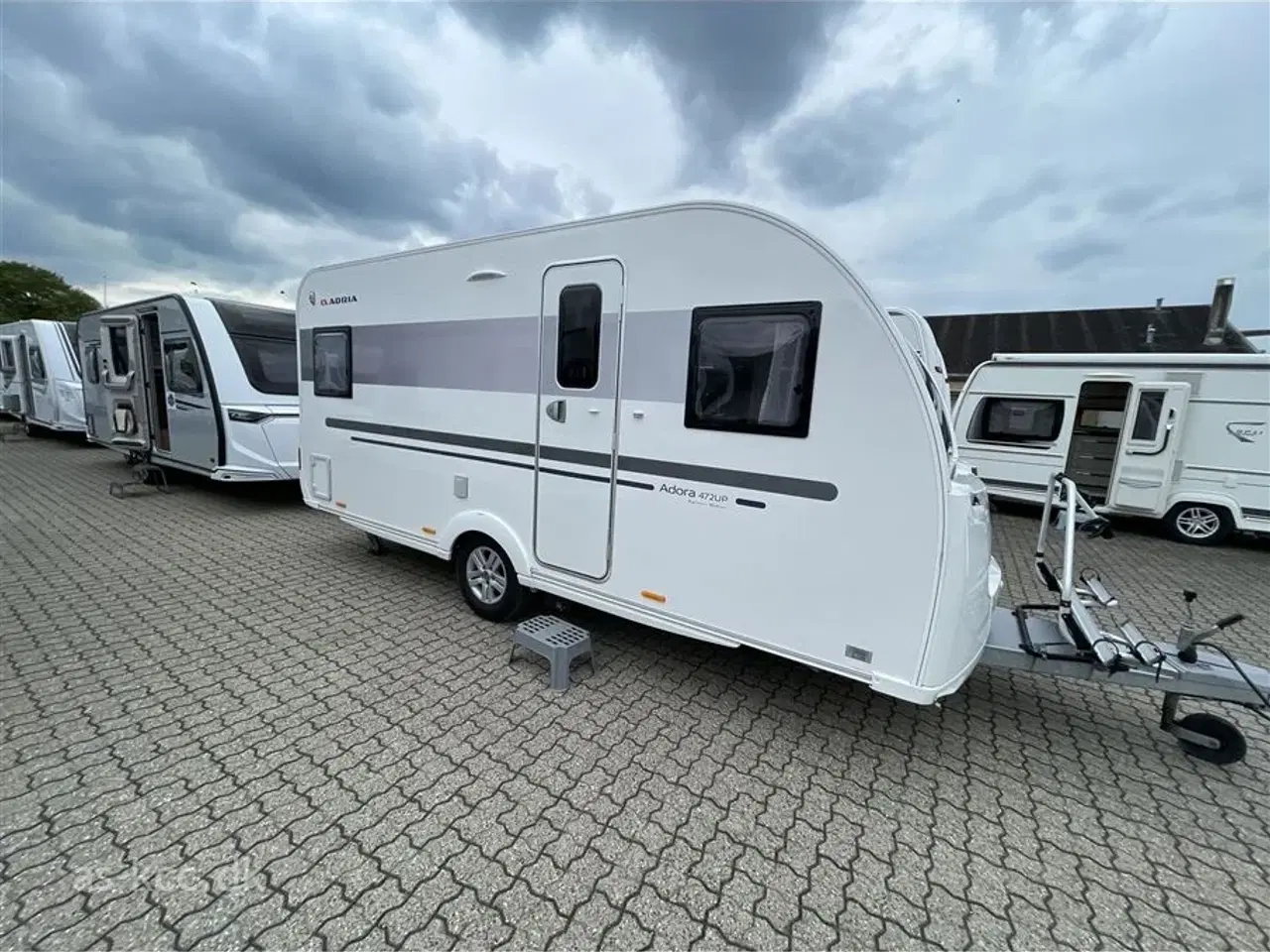Billede 2 - 2020 - Adria Adora 472 UP Supreme Edition   Adria Adora 472 UP årg. 2020 Mover, cykelstativ, SunShine med front. 4 sovepladser, 4 siddepladser. Alde Centralvarme