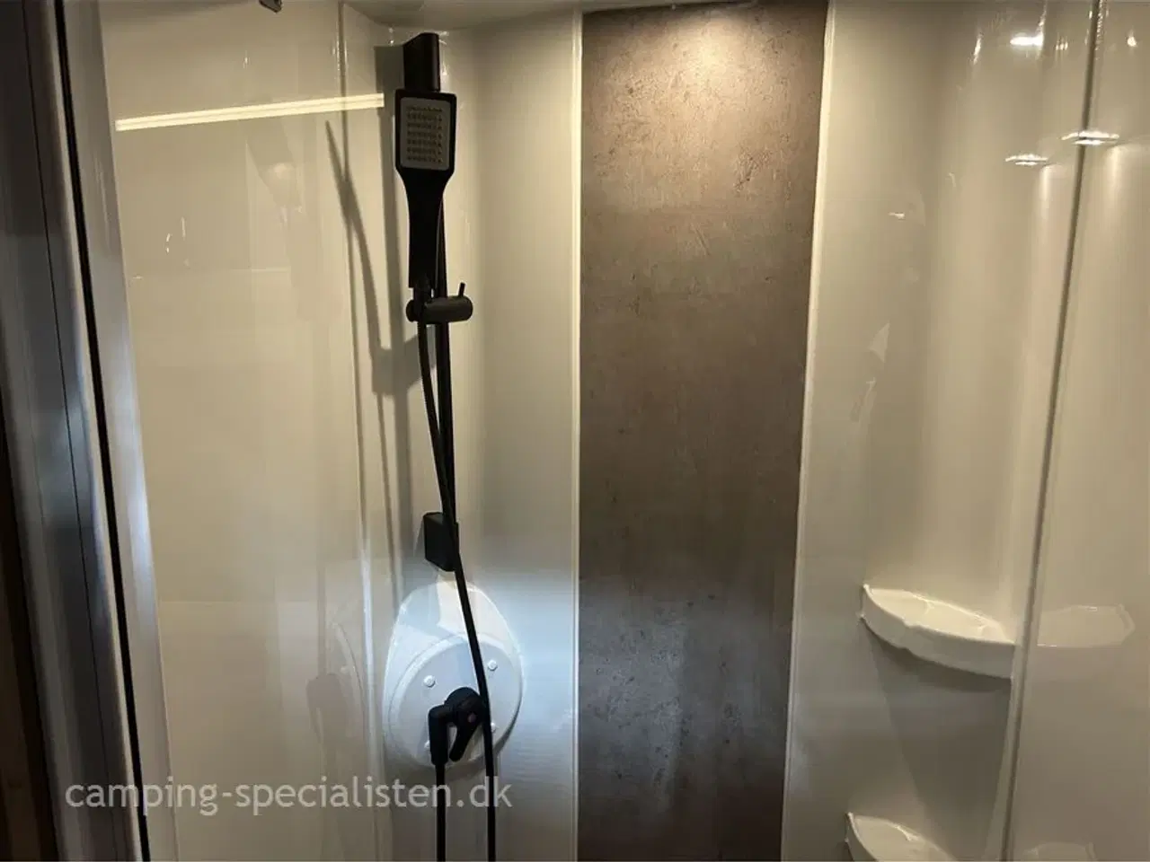 Billede 7 - 2026 - Kabe Imperial 740 CTDL E8   Kabe Imperial 740 CTDL E8 model 2026 kan snart ses hos Camping-Specialisten
