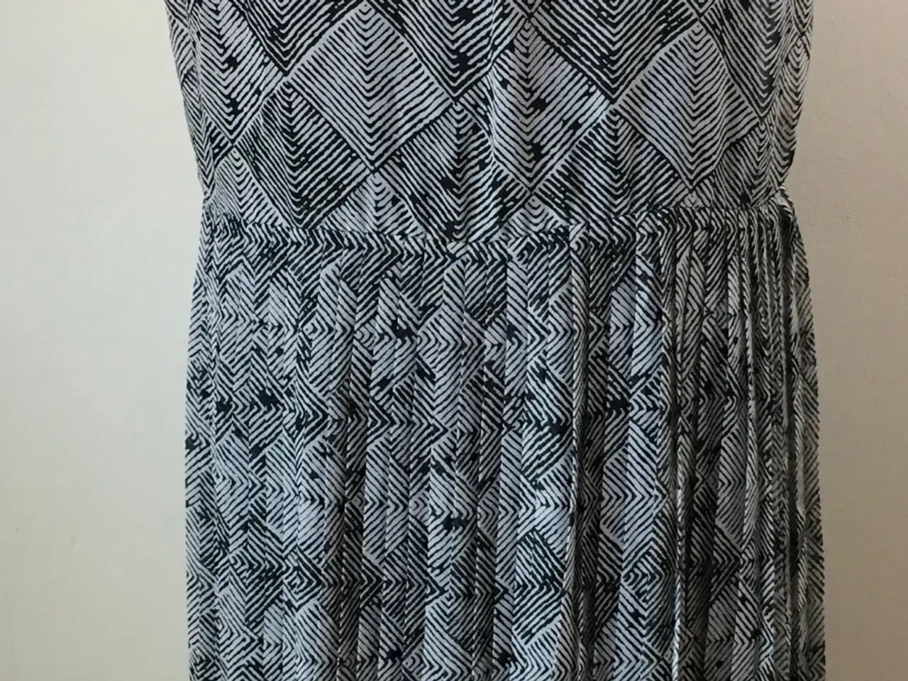 Billede 5 - Baum und Pherdgarten, kjole str. 44