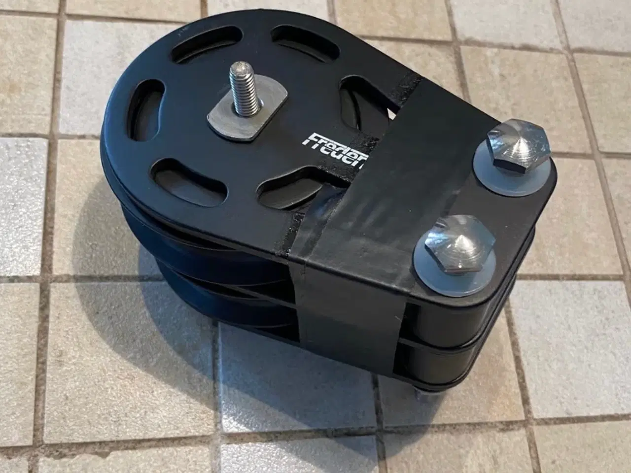 Billede 1 - Dobbelt fodblok Frederiksen 75 mm.