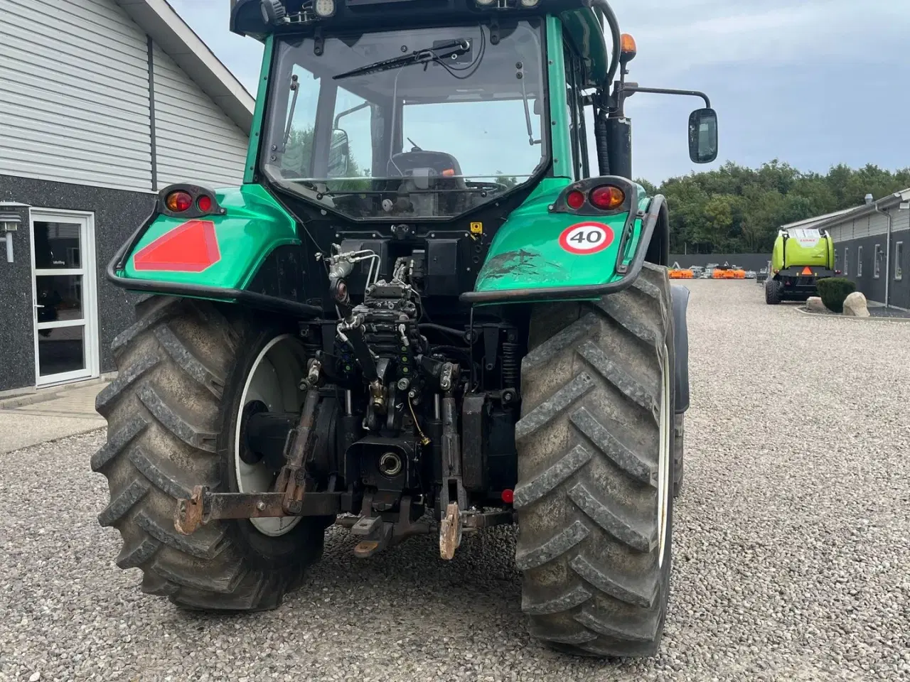 Billede 17 - Valtra T202 Direct med skovinddækning og frontlift