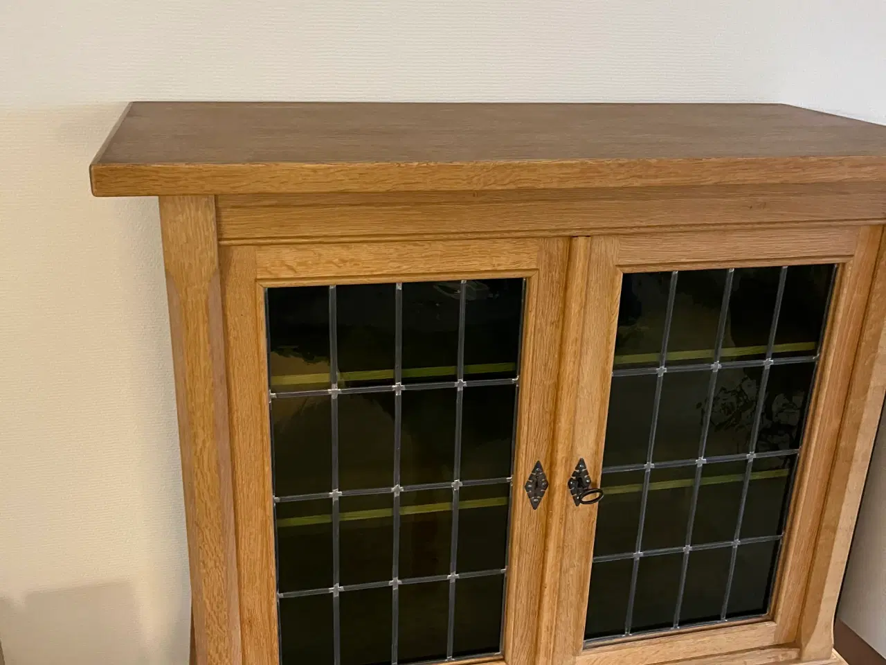 Billede 2 - Massiv syret eg - med bly-glasruder