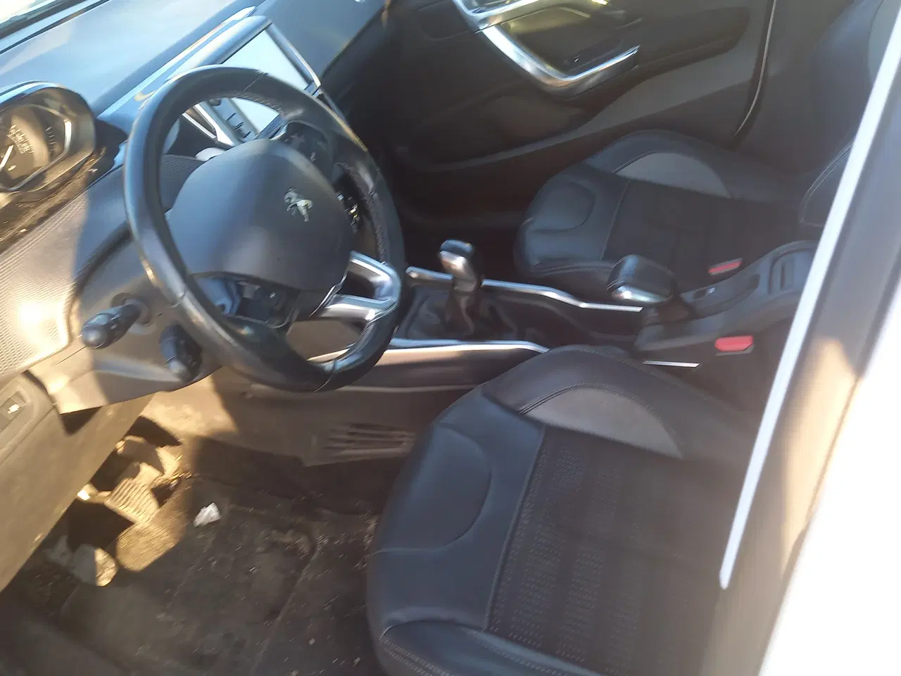 Billede 4 - Fin peugeot 2008 1.2 LEVERES NYSYNET 