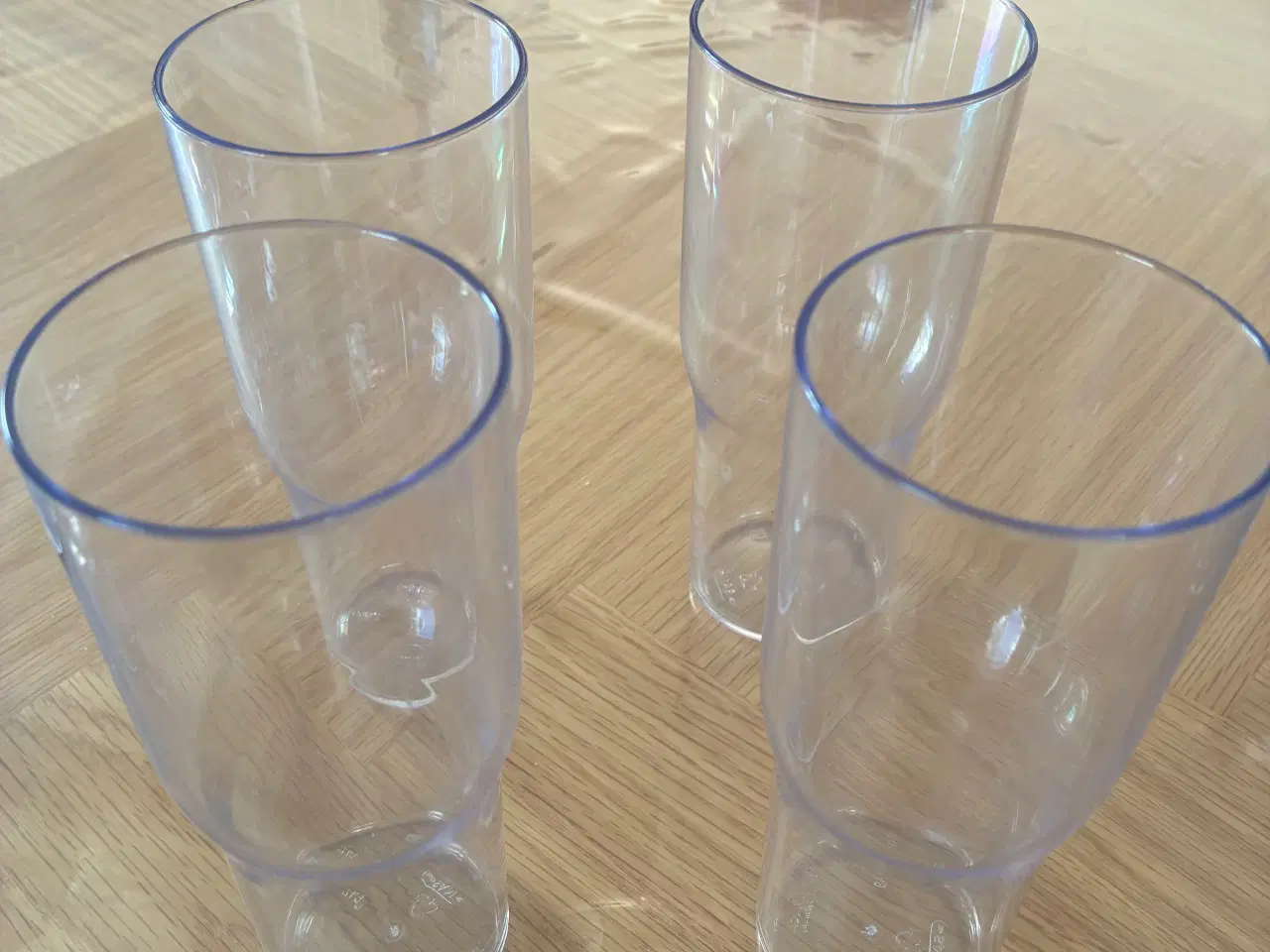 Billede 1 - 16 stk. Campingglas i plast.