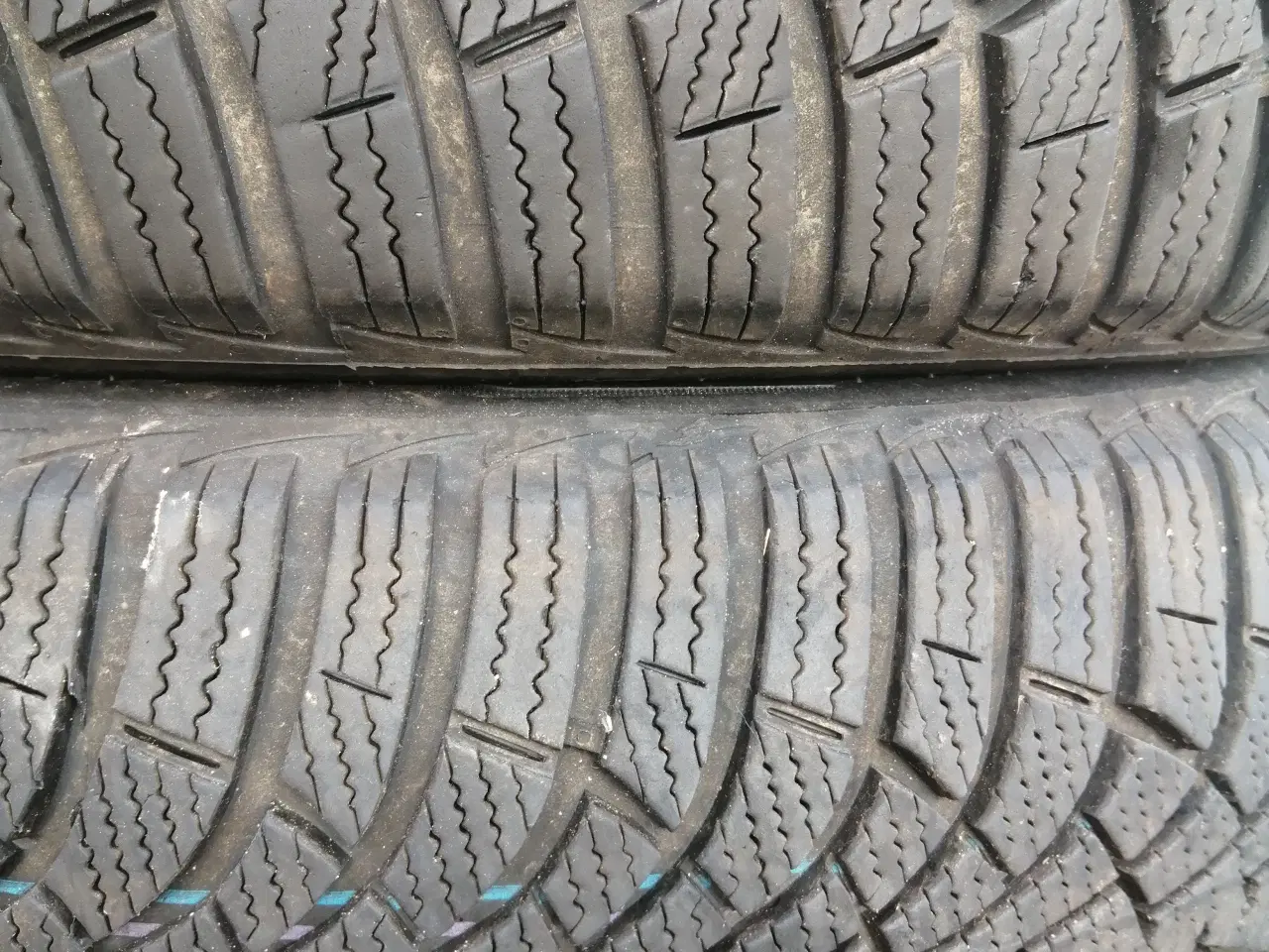 Billede 2 - 4 stk. let brugt vinterdæk Goodyear Ultra Grip 9 +