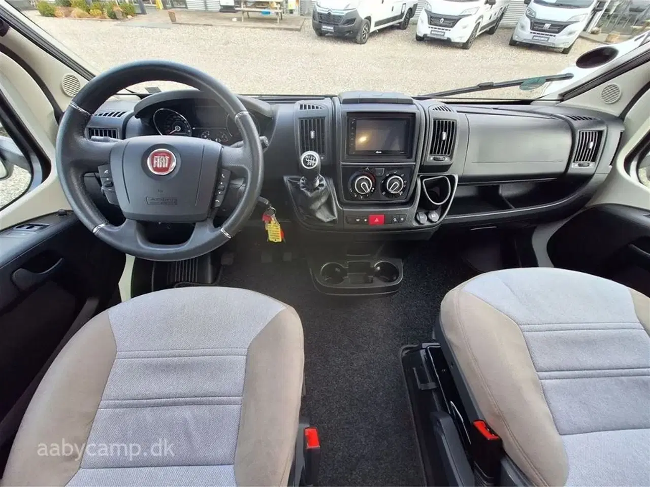 Billede 6 - 2020 - Benimar Mileo 296   QUEENSBED.SOLCELLER.INVERTER.A/C.STØTTEBEN.UDV. GASUDTAG.TV SAMT SOUNDBAR. UNDERVOGNSBEHANDLET. 5 SELEPLADSER