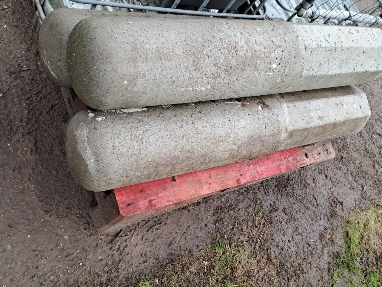 Billede 2 - Beton  søjler  til indkøres  sælges 