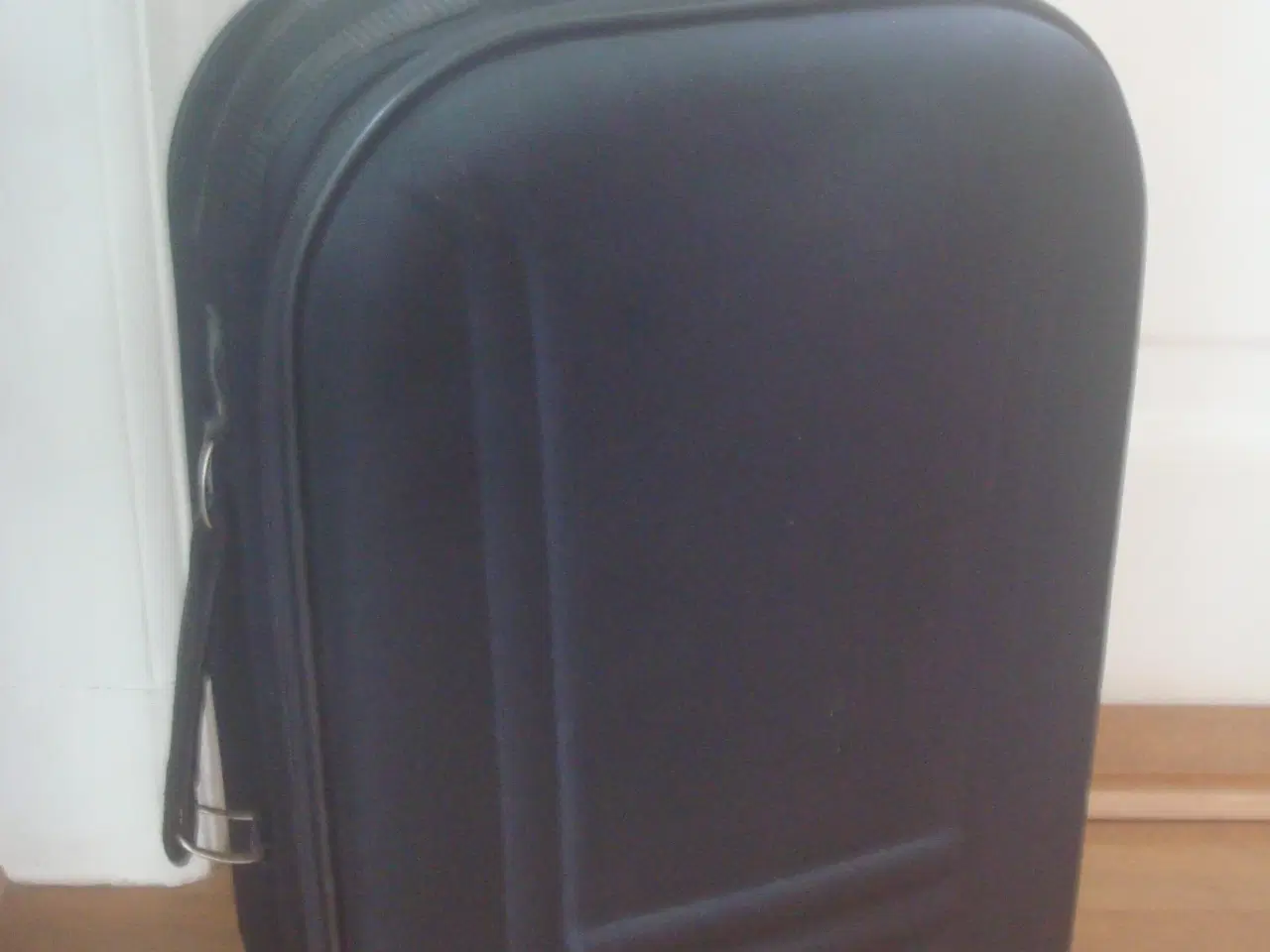 Billede 1 - TROLLEY - SOM NY, MAX brugt 1 gang, farven er sort