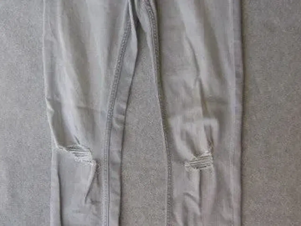 Billede 1 - Str. 158, elastiske lysegrå cowboybukser