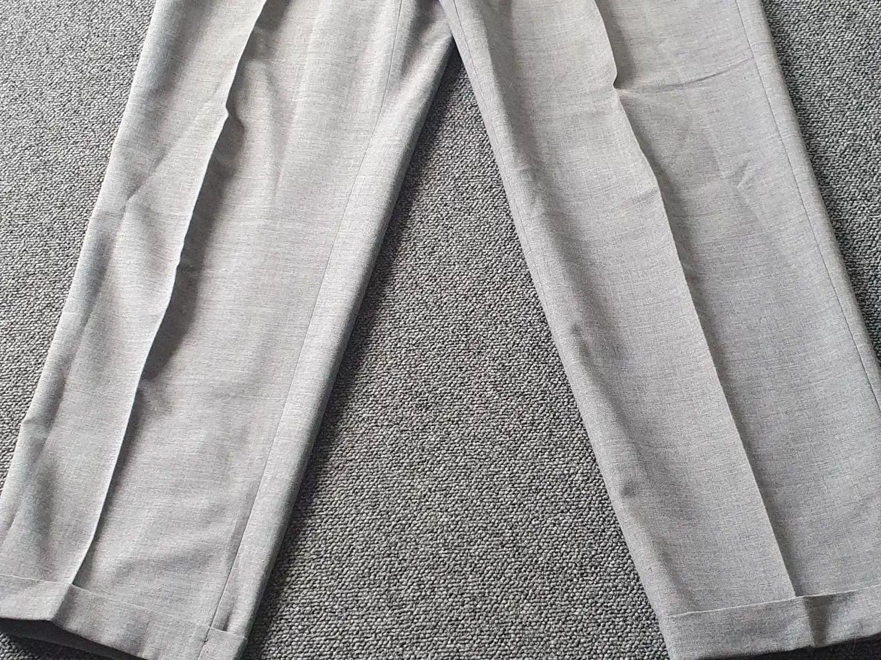 Billede 2 - Grå Herrebukser  95 cm i talje