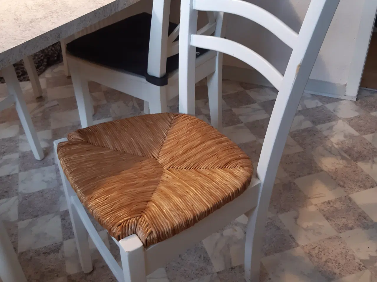 Billede 6 - Spisebord af speciallavet laminatbordplade