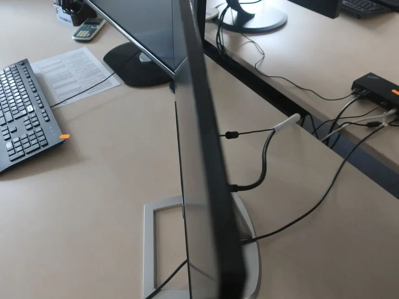 Billede 8 - 2 stk. skærme PHILIPS BDM3270 og 276E / tastatur m.m.