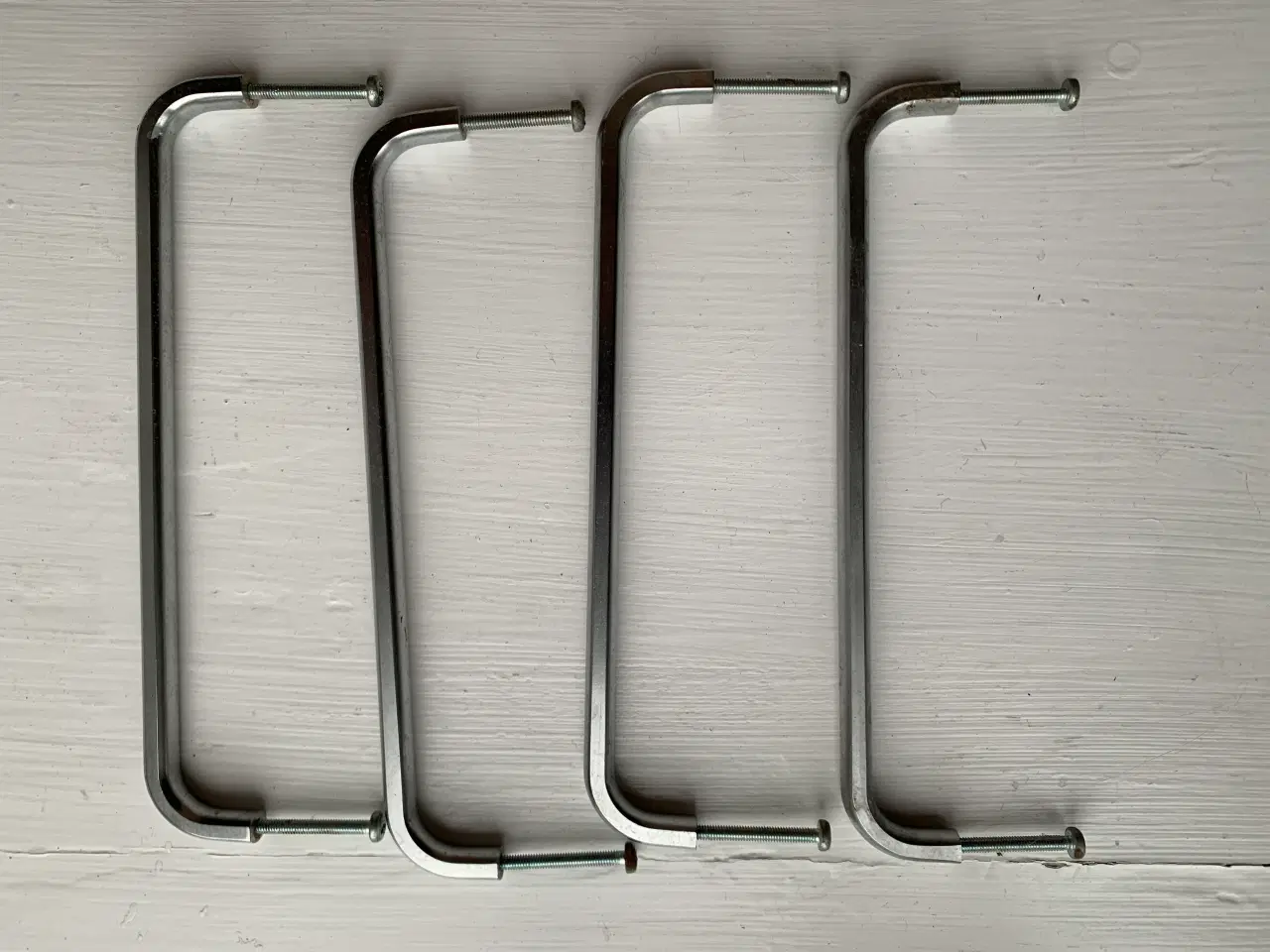 Billede 1 - 5 ens håndtag eller greb til skabe