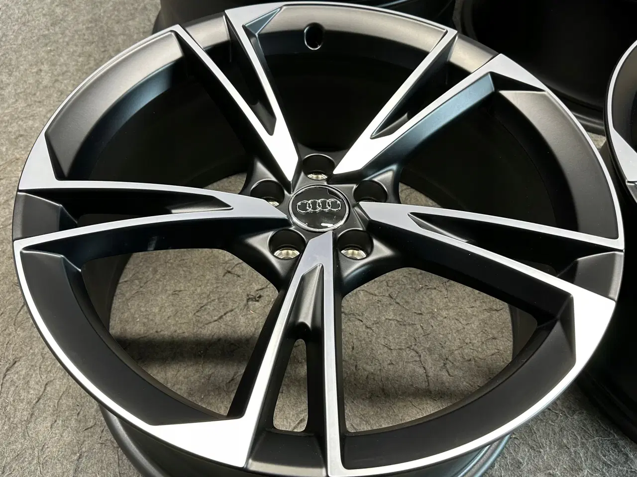 Billede 5 - ALUFÆLGE AUDI A5 8W0 20"