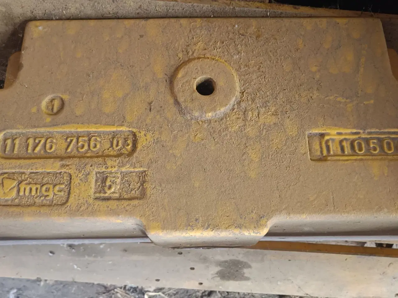 Billede 6 - - - - Ballastklods til gummiged