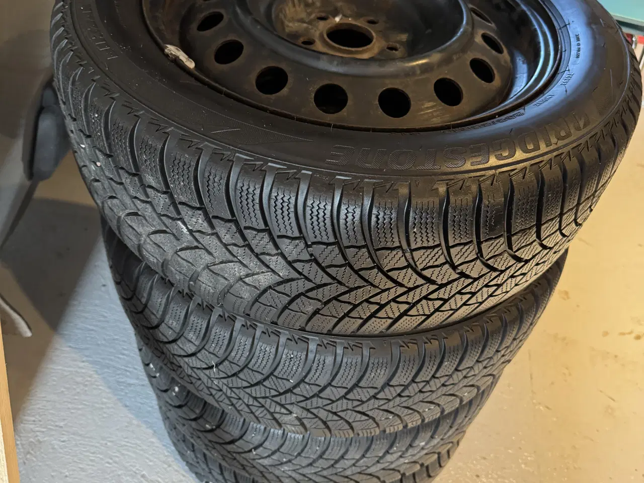 Billede 1 - Vinterhjul Toyota Avensis 5x100 et45 Ø54.1