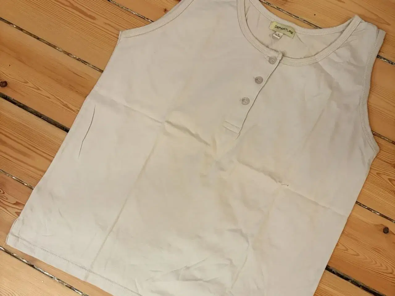 Billede 4 - To toppe i beige / lysebrun. Begge er helt nye.