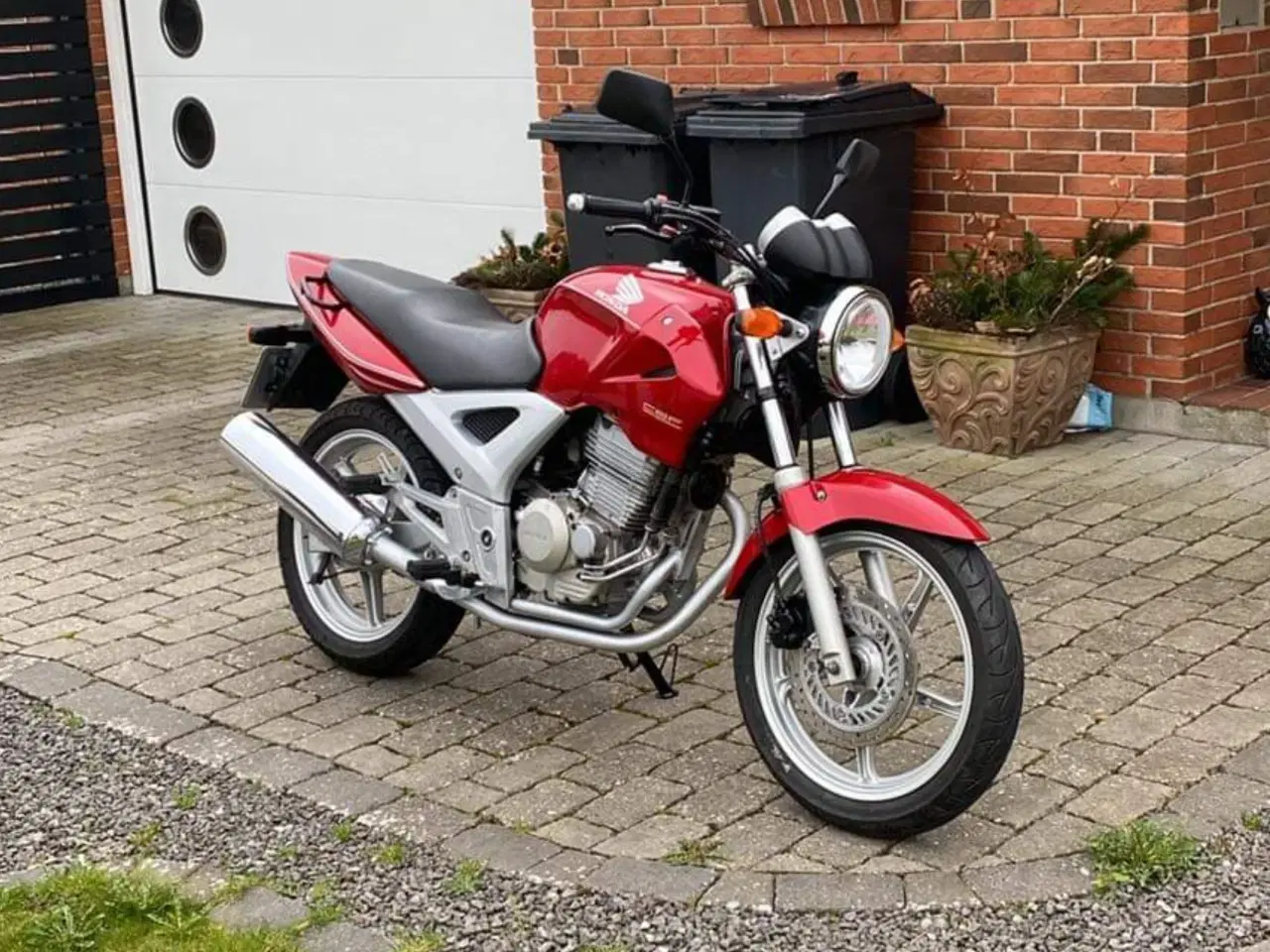 Billede 1 - Honda CBF 250 årg.2005