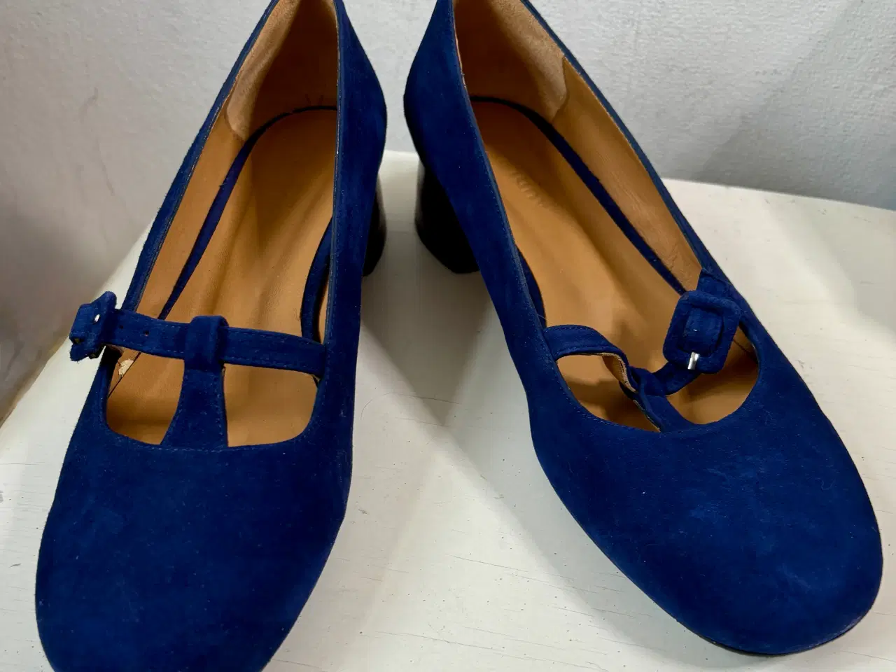 Billede 1 - Audley, superflotte blå sko m lilla hæl, str 39