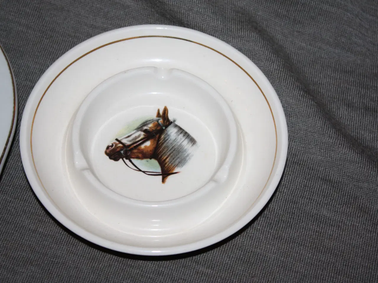 Billede 3 - Askebæger med hest diam 13,5 cm