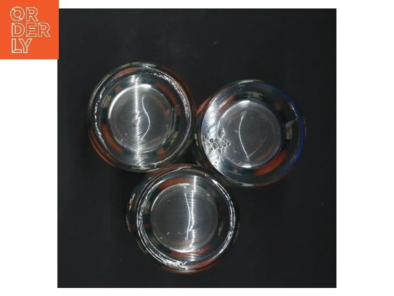 Billede 3 - Dekorativ karaffelsæt med glas (str. 28 og 11,5 cm)