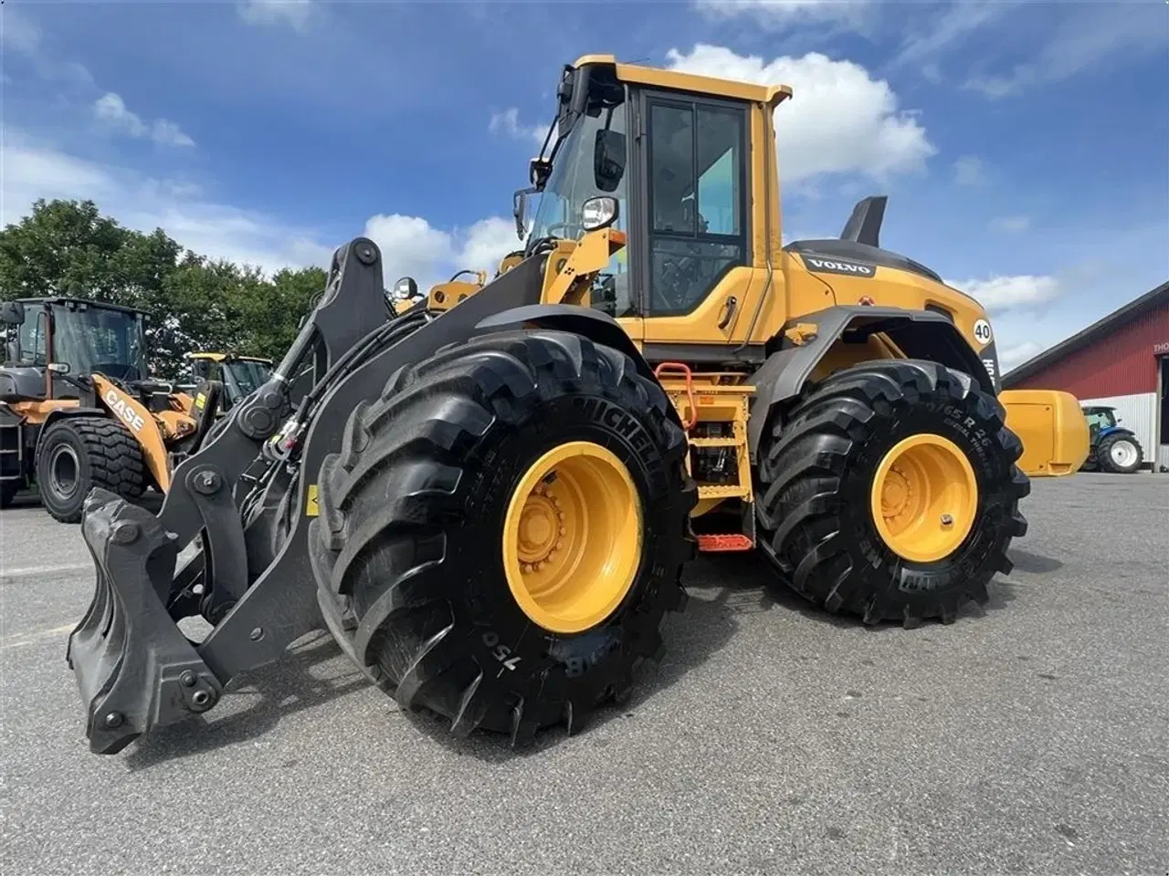 Billede 1 - Volvo L 70 H KUN 2400 TIMER OG NÆSTEN NYE TRAKTORHJUL!