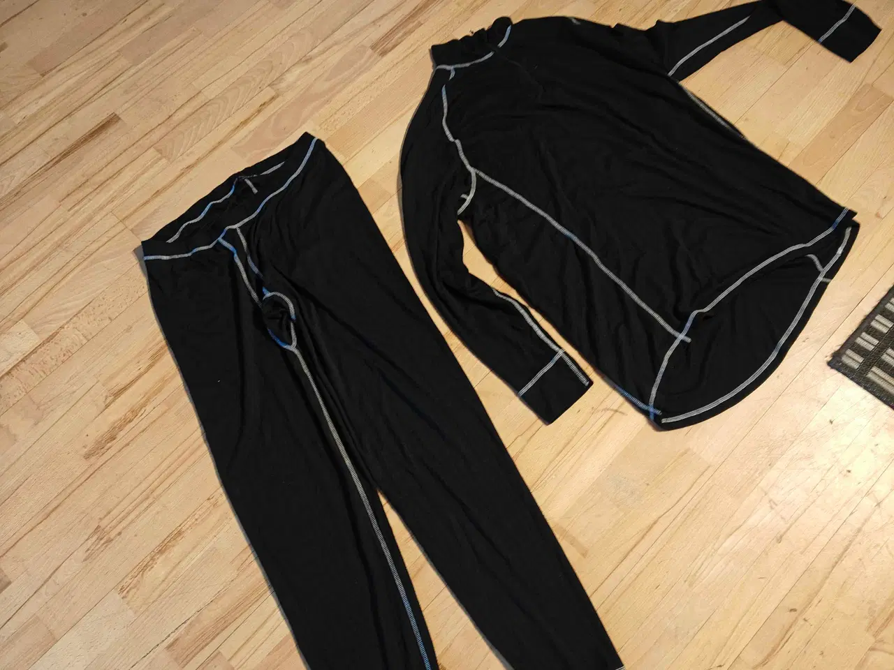 Billede 1 - Skiundertøj