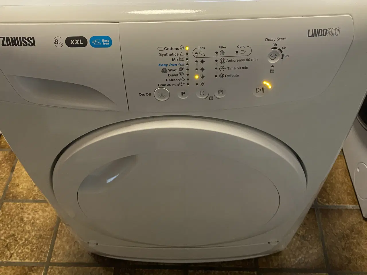 Billede 8 - Tørretumbleren : vaskemaskinen 