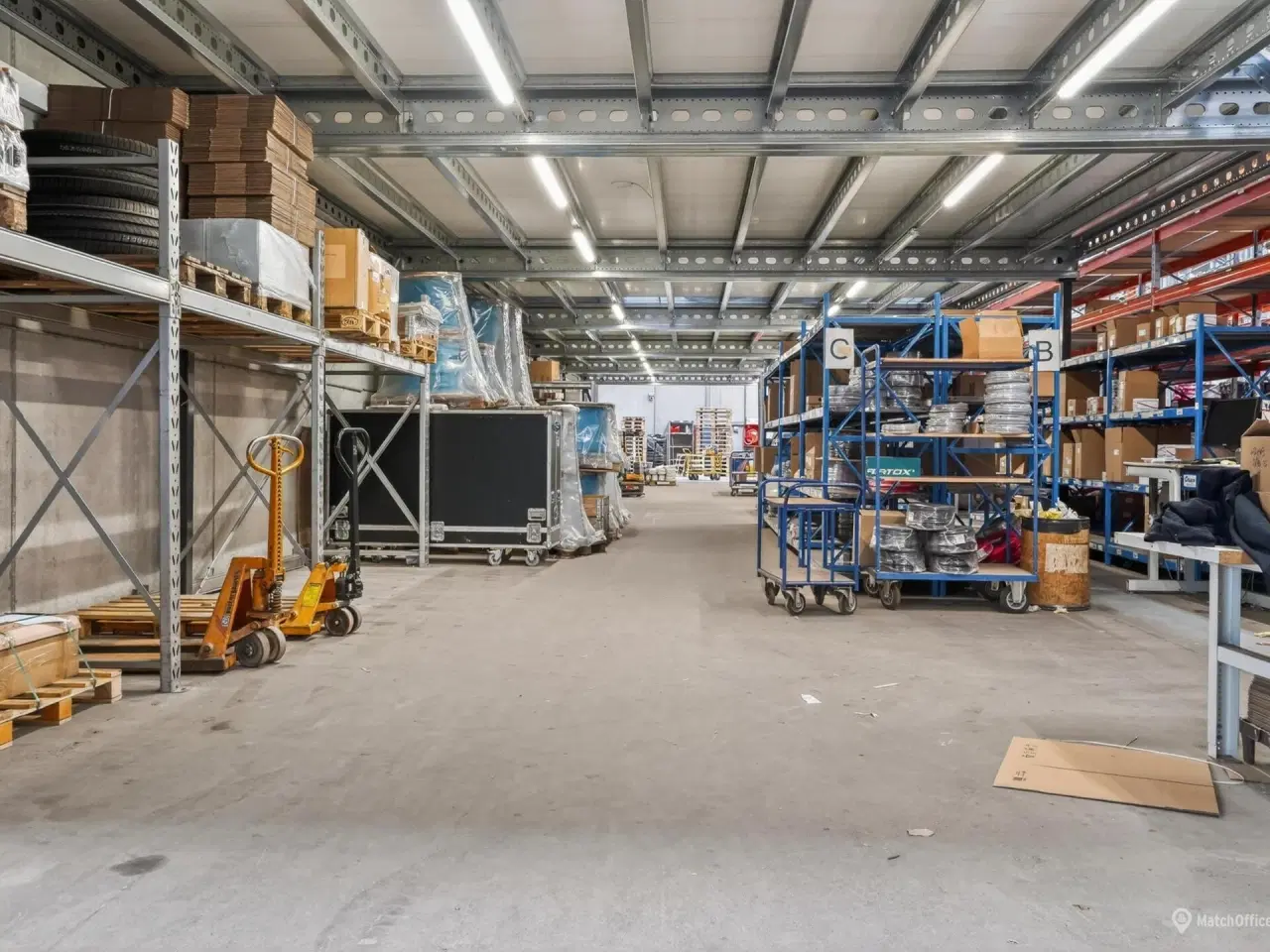Billede 6 - Velbeliggende lagerlejemål med tilhørende kontorlokaler der giver mulighed for at indrette lejemålet efter behov.