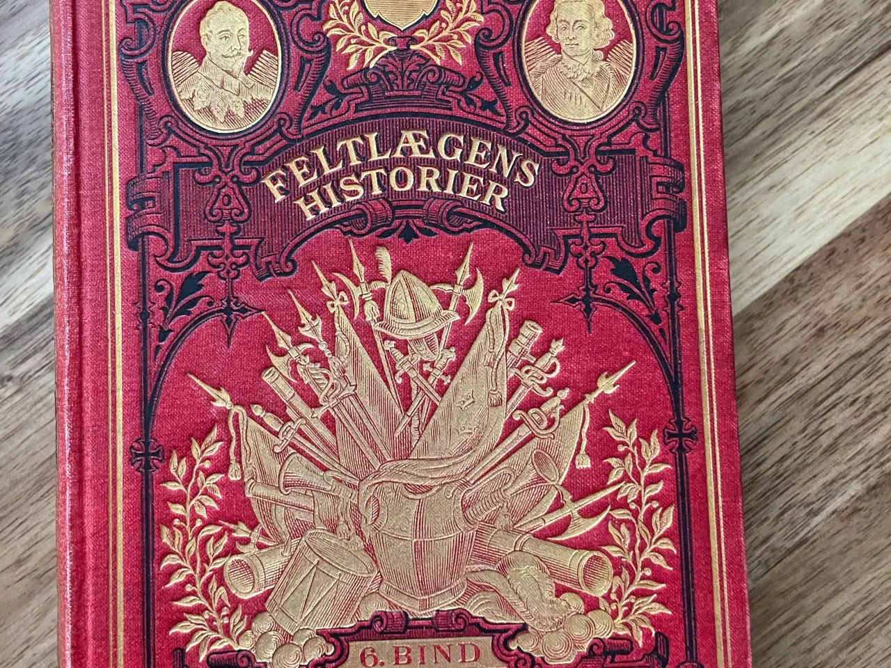 Billede 1 - Felttogets Historier Bog Rød Guldtryk