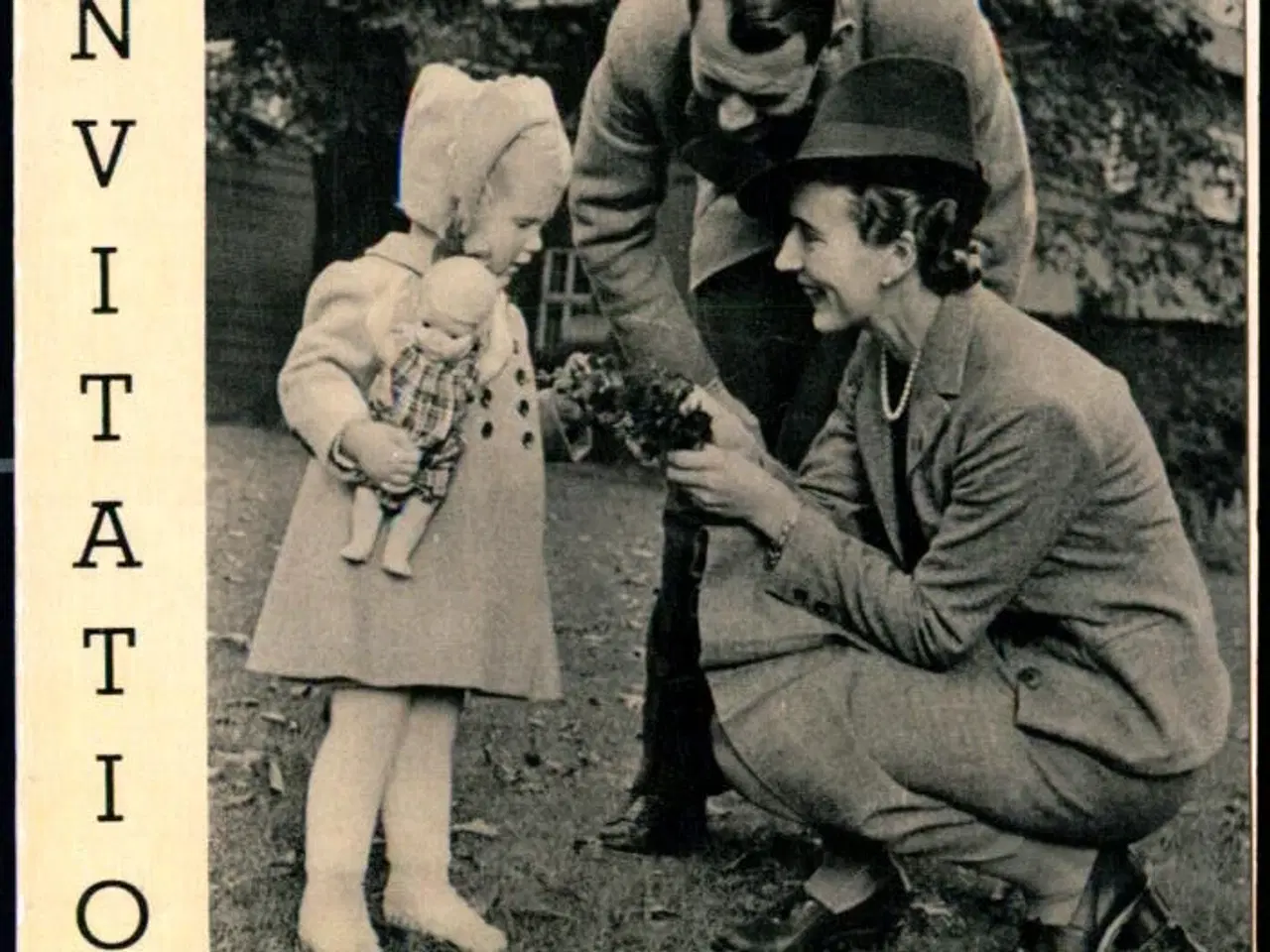 Billede 1 - Kronprinseparret med Prinsesse Margrethe - Invitationskort 27 - 4 43 -