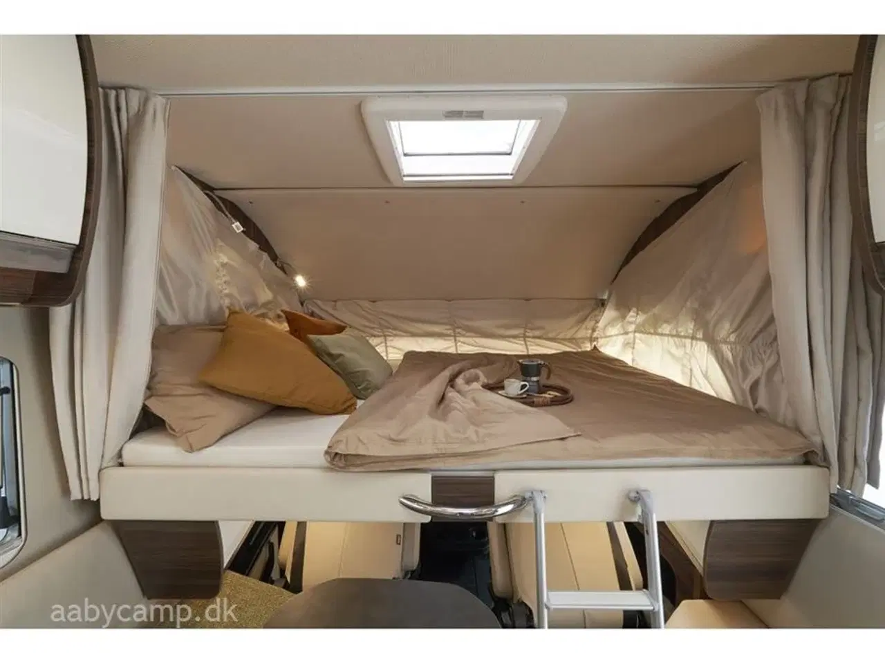 Billede 8 - 0 - Laika Ecovip 4109 DS   Automatgear. 160HK.Face to face siddegruppe. lædersæder.