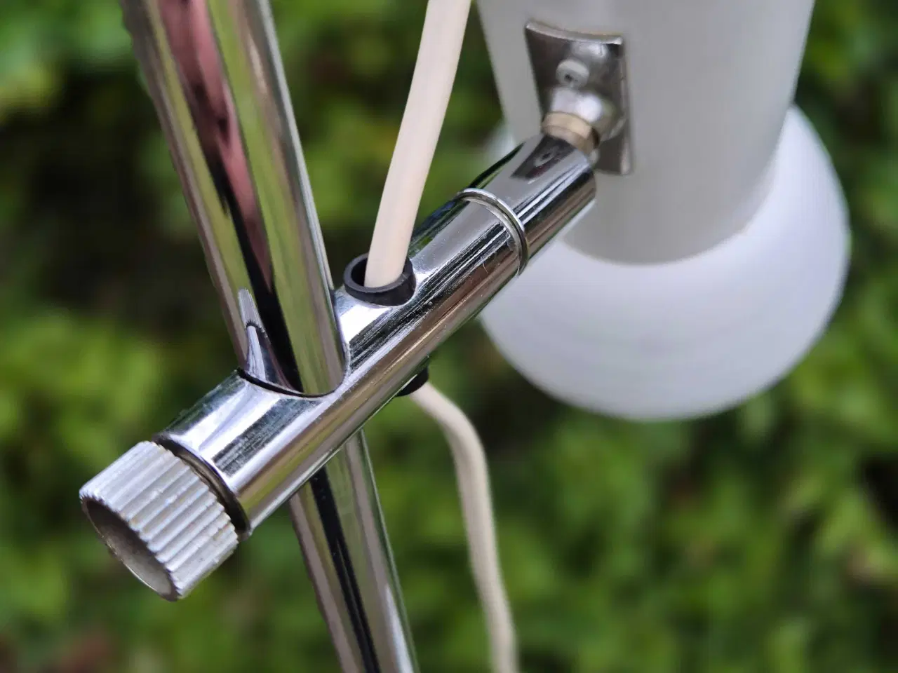 Billede 9 - Hvid gulvlampe med søde afbrydere