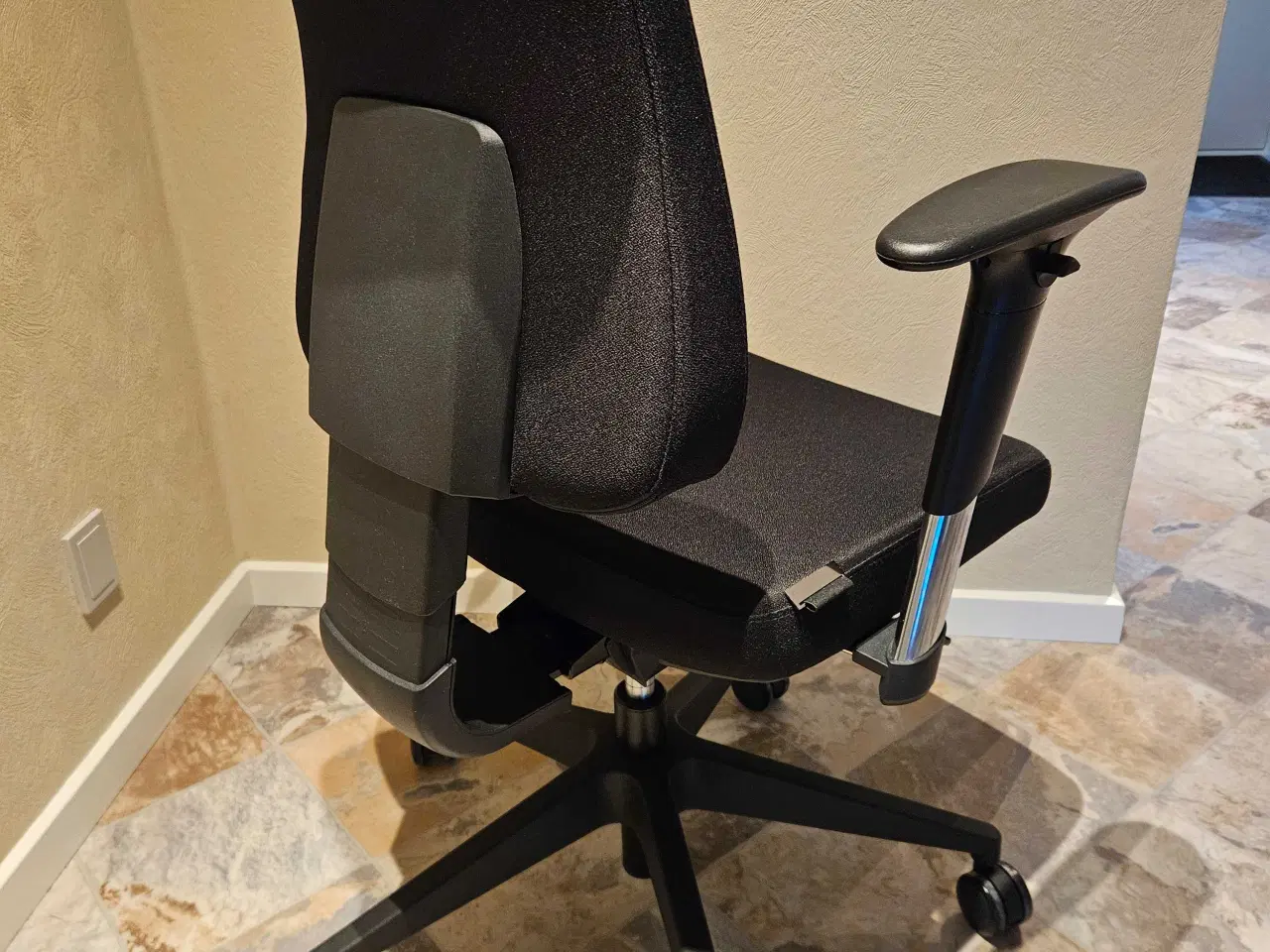Billede 3 - Kontorstol Canadian Ergo Base m. armlæn