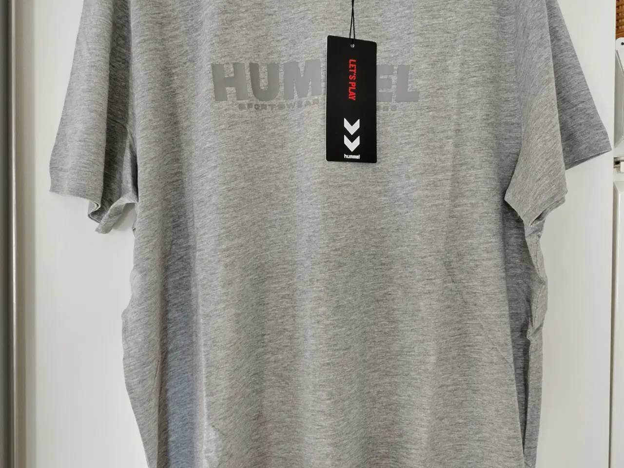 Billede 1 - NY Hummel Tshirt Str. XL. UNISEX