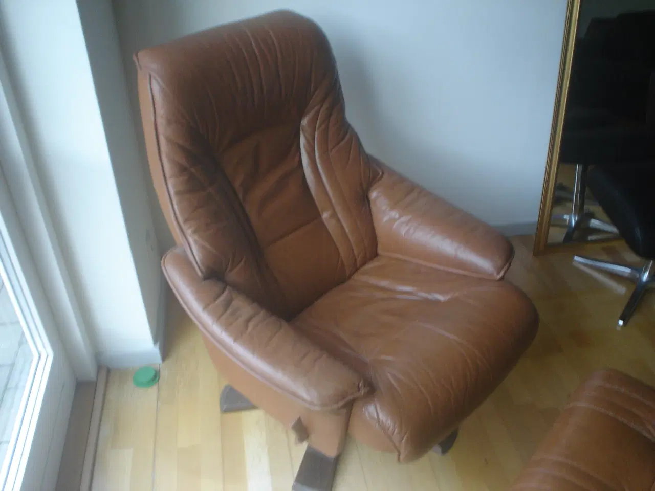 Billede 2 - Lænestol med fodskammel