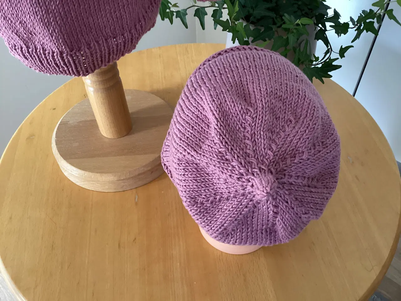 Billede 4 - Håndstrikket Ankers sweater 2-3 år hue 2-4 år