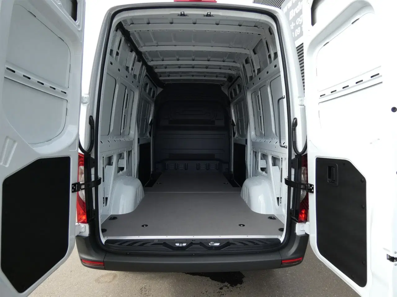 Billede 9 - Mercedes-Benz Sprinter 319 2,0 CDI A2 Select 4X4 9G-Tronic 190HK Van 9g Aut.