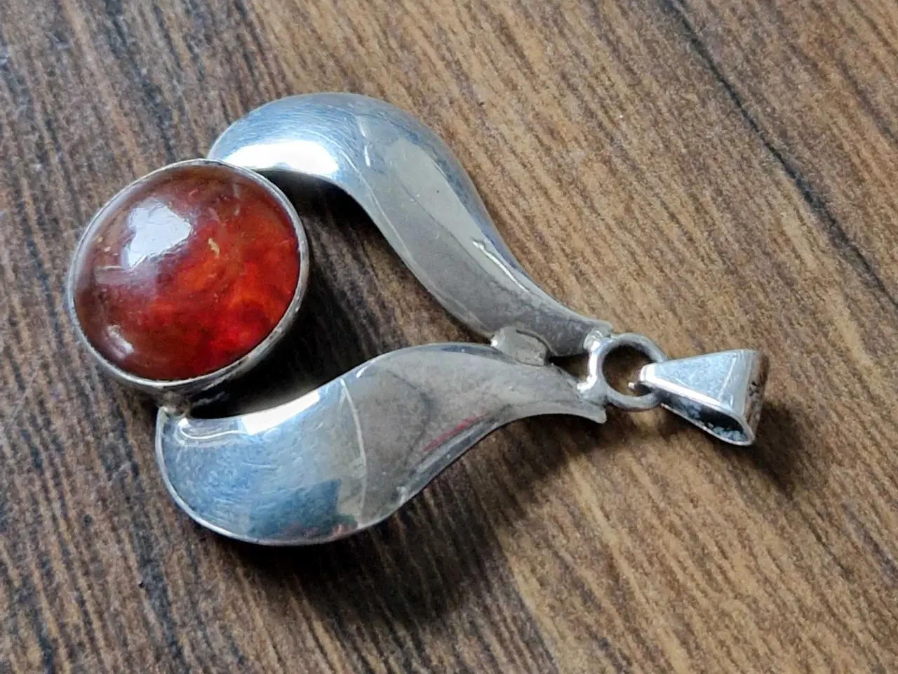 Billede 2 - Antik sølv vedhæng med rav. COF