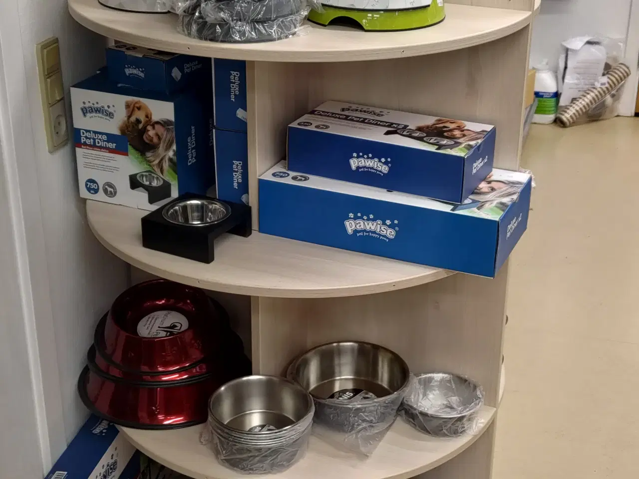 Billede 1 - Stor rund reol med hjul - levering mulig