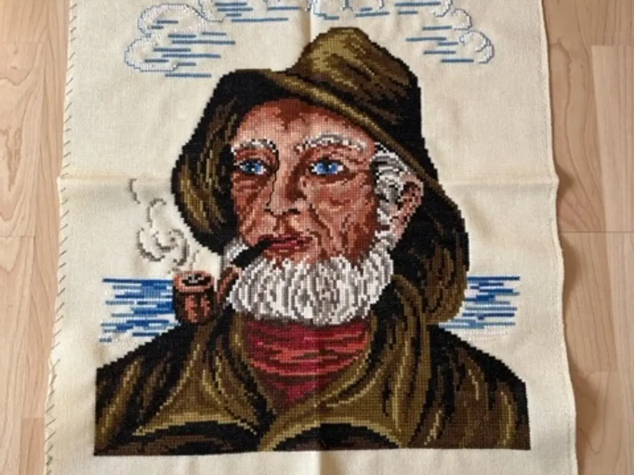 Billede 2 - Broderi af fiskers ansigt med pibe og Sydvest hat.